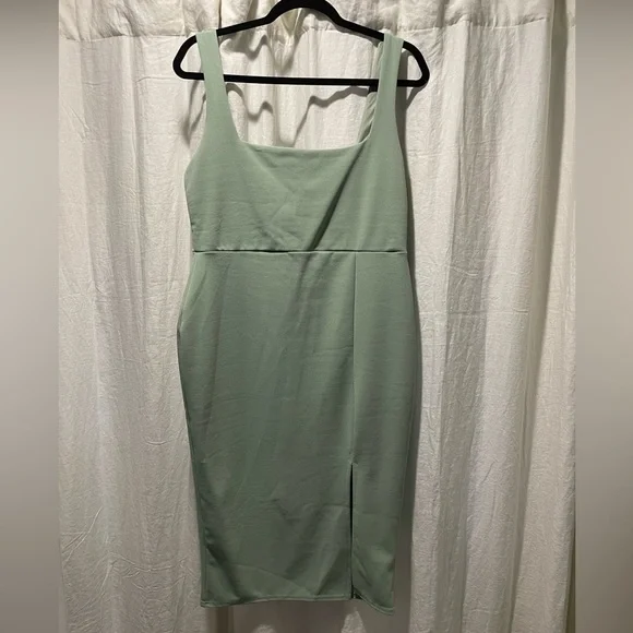 green emerald velvet dress Yolanda Long Sleeve Maxi Dress - Sage Green Floral main image 0